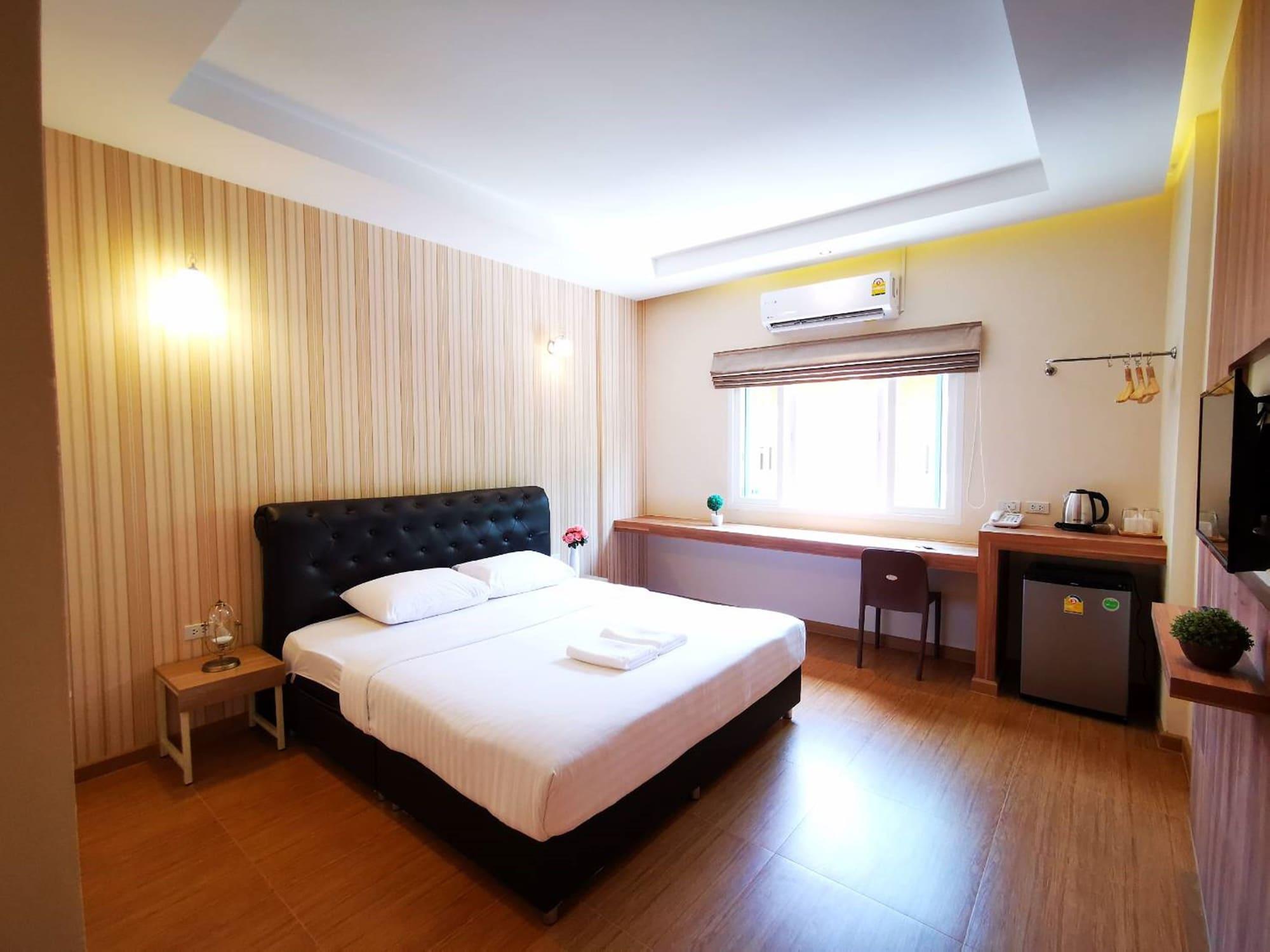 Triple Trees Hotel Pathum Thani Bagian luar foto