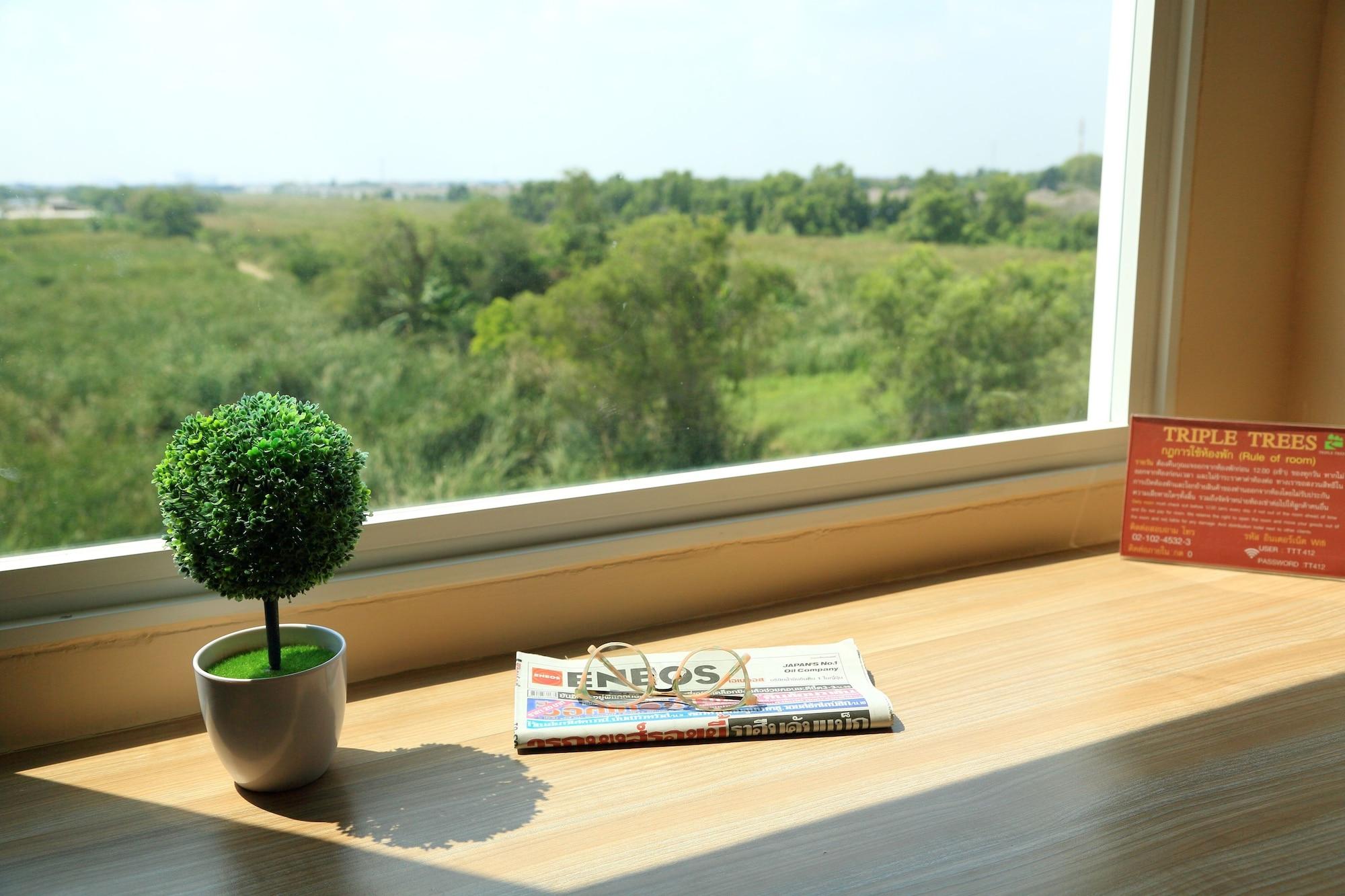Triple Trees Hotel Pathum Thani Bagian luar foto