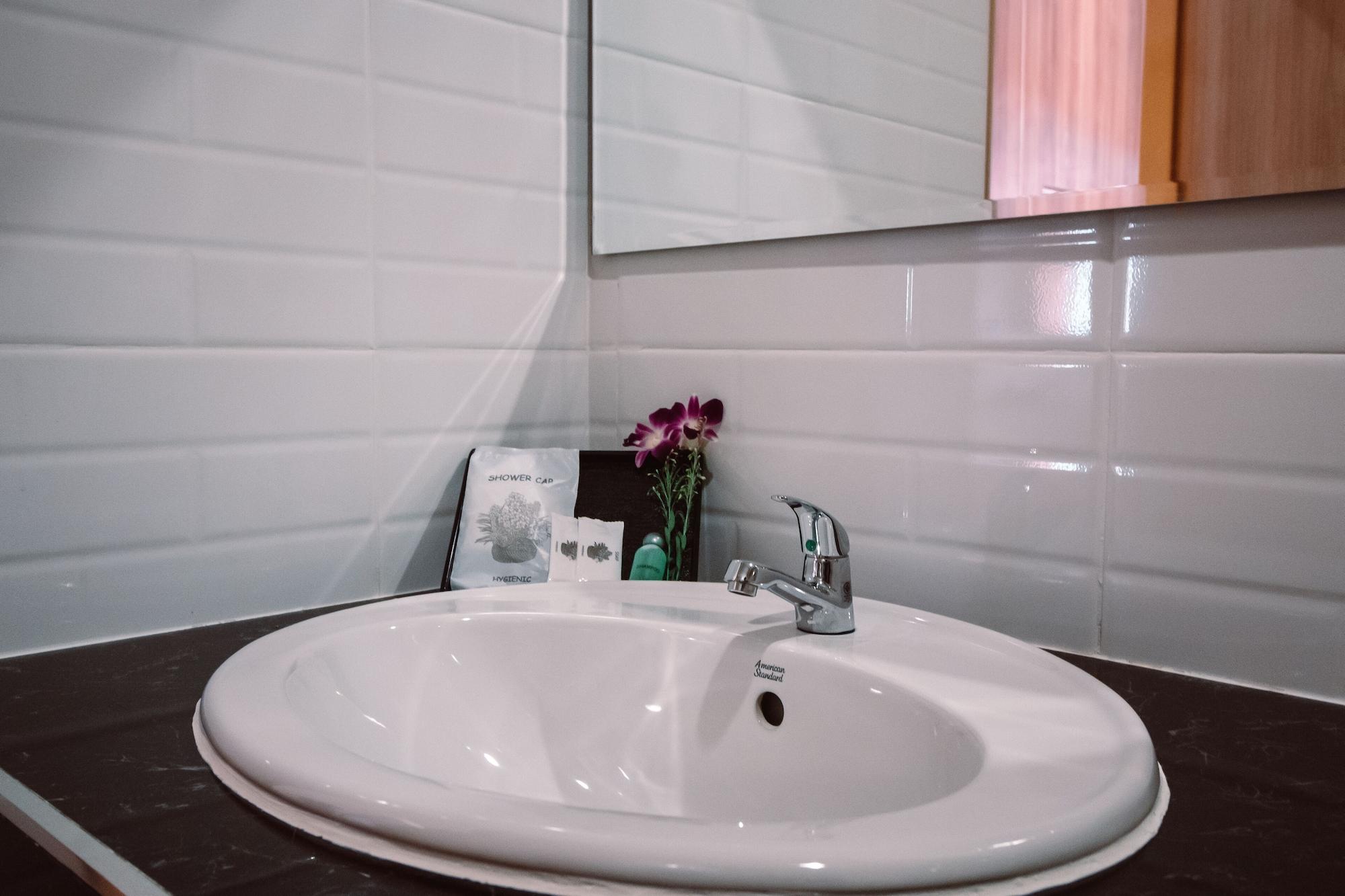 Triple Trees Hotel Pathum Thani Bagian luar foto