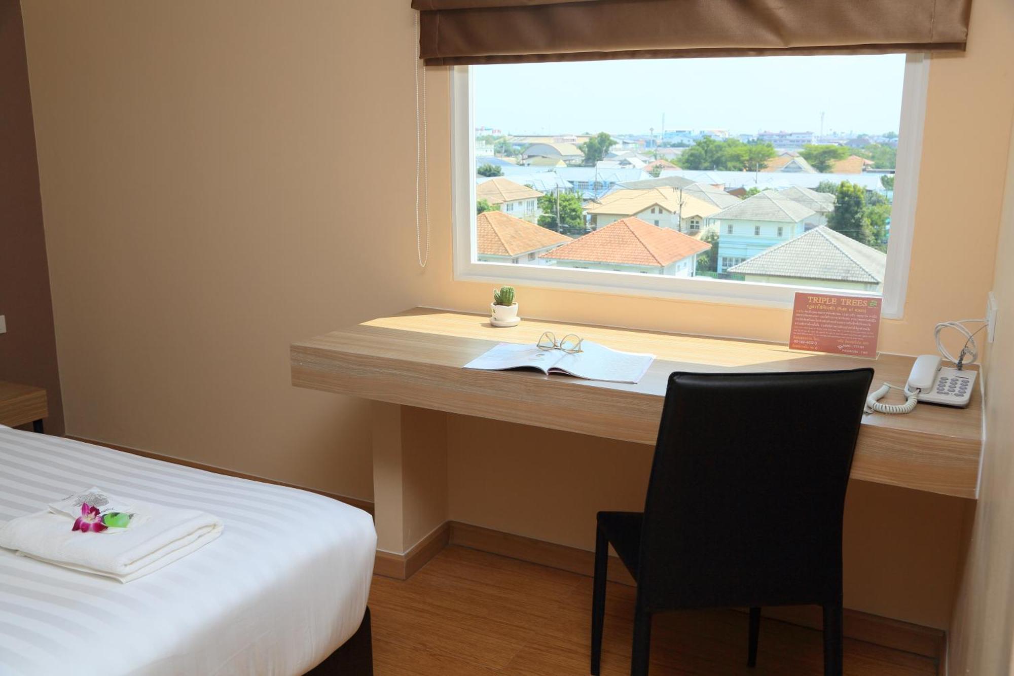 Triple Trees Hotel Pathum Thani Bagian luar foto