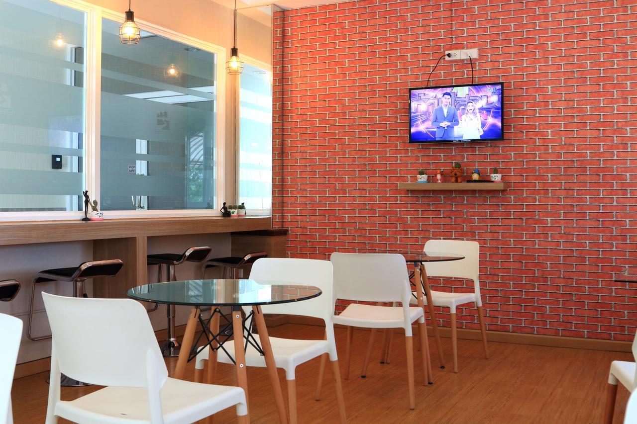 Triple Trees Hotel Pathum Thani Bagian luar foto