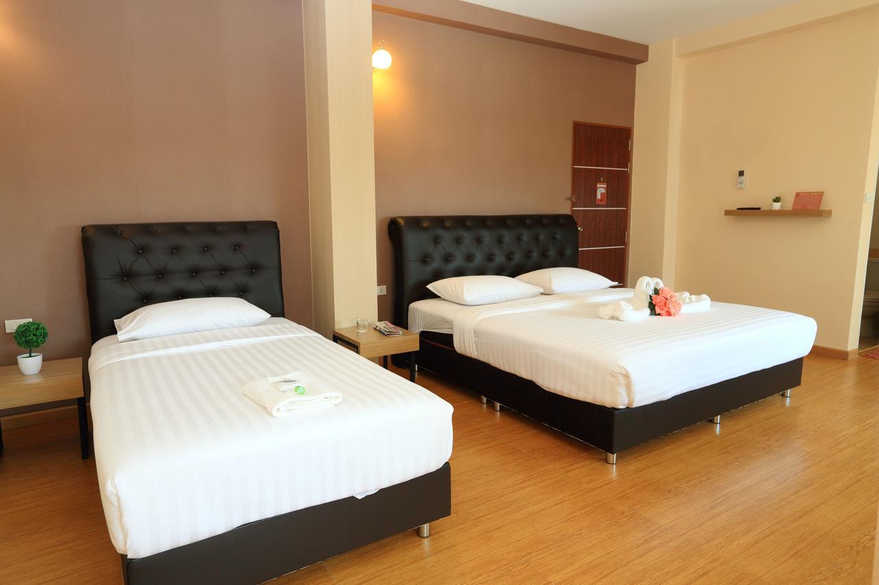 Triple Trees Hotel Pathum Thani Bagian luar foto