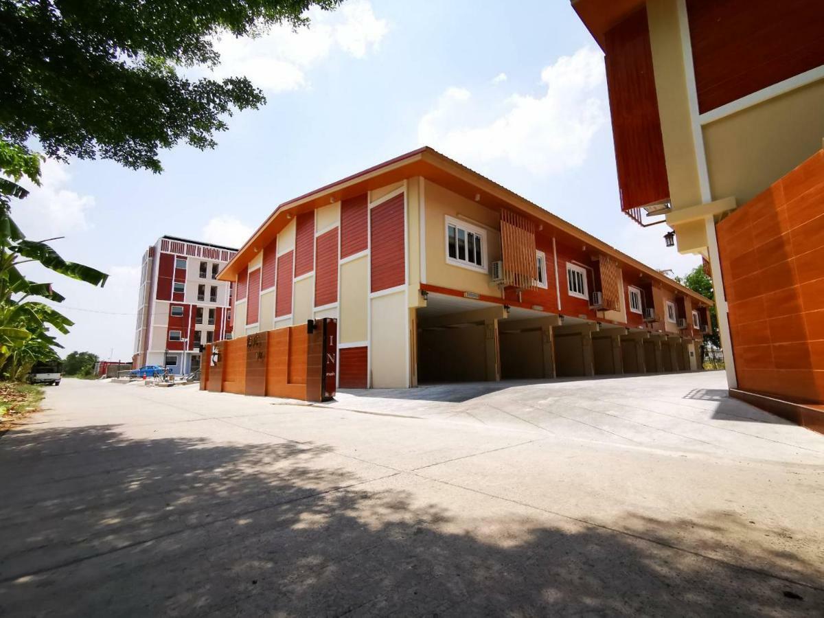 Triple Trees Hotel Pathum Thani Bagian luar foto